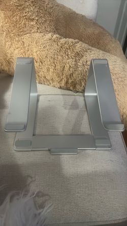 Lamicall Silver Metal Desktop Tablet/Laptop stand