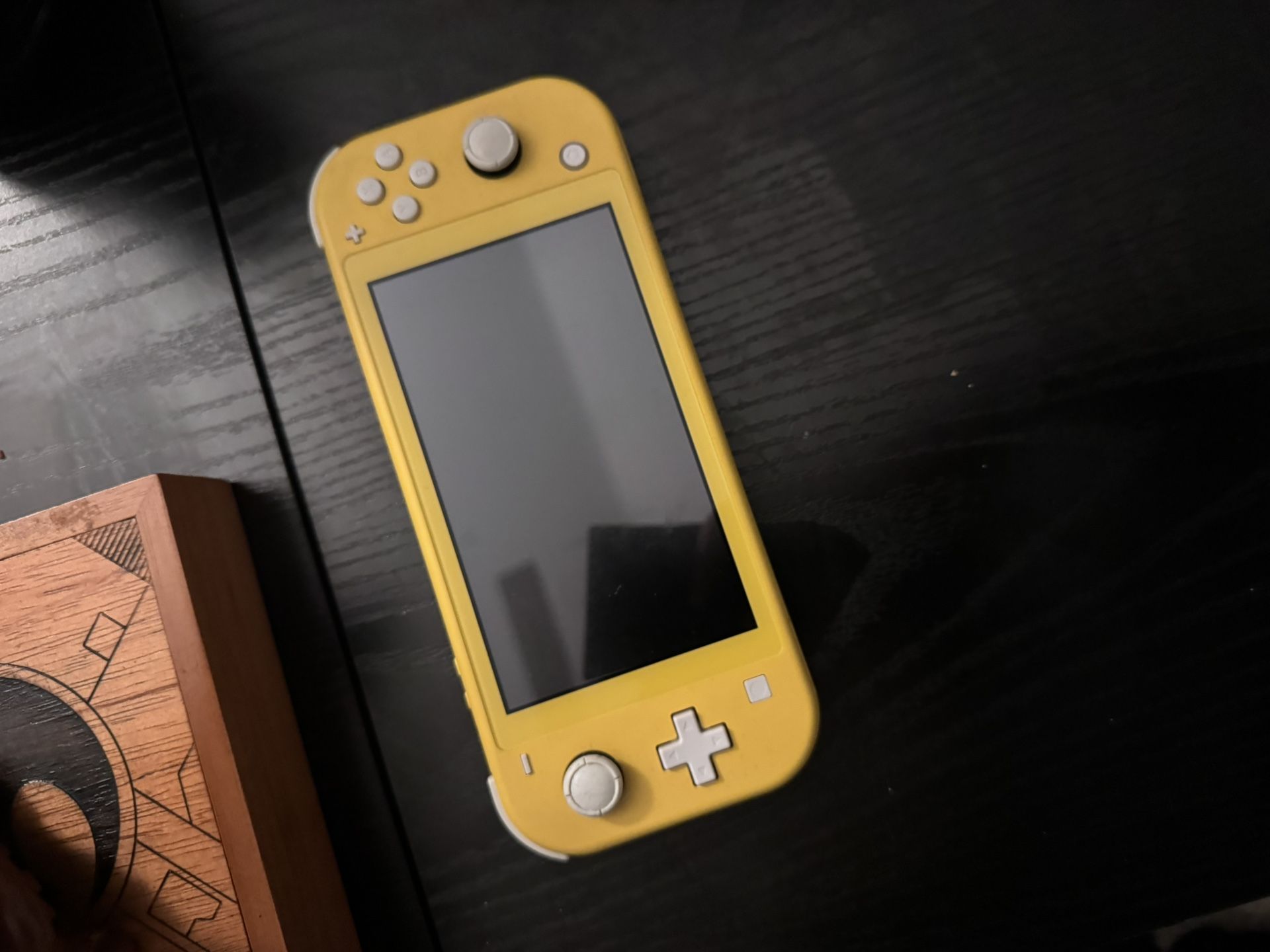 Nintendo Switch Lite (Yellow)