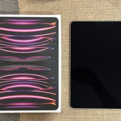 Apple iPad Pro 6th Gen M2 12.9” 256GB + Pencil + Magic Keyboard + More
