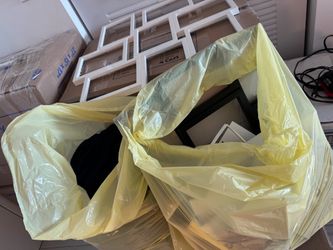 Free! Women's clothing and shoes, photo frames