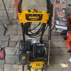 DEWALT 3400 PSI 2.5 GPM Gas Pressure Washer with Maintenance-Free Pump, Heavy-Duty Commercial Cold Water Power Washer