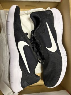 BRAND NEW Nike Flex experience Size 9