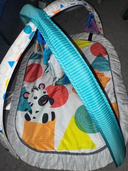 Baby tummy time play mat