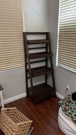 Book Shelf/ Decorative shelf