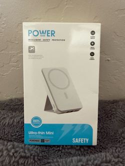 Fast Charging Magnetic Wireless Power Bank