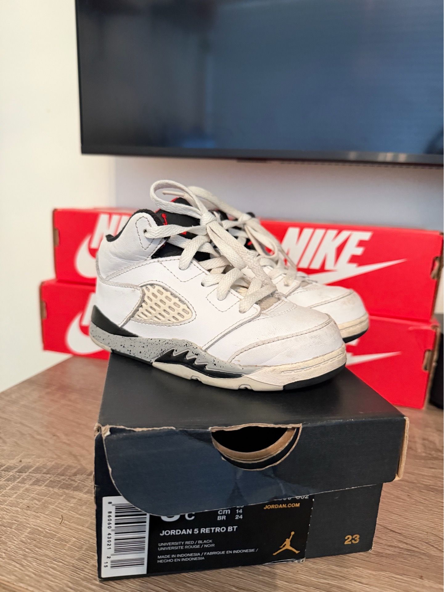 Jordan retro 5’s 8c