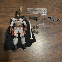 Mezco Toys And Accessories 