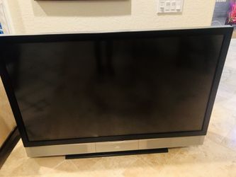 JVC Projection HD-ILA TV 2005 new lamp installed 1 month ago