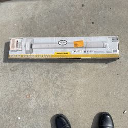 Push Bar Emergency Exit Device By Universal Hardware