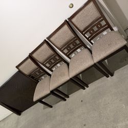 Like New Small Dining Room Table With 4 Chairs