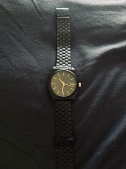 Nixon watch