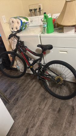 Hyper mountain bike