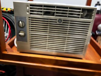GE Window Air Conditioner Unit