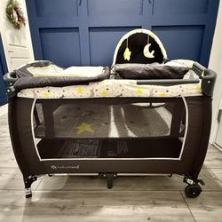 Baby Trend Lil Snooze Deluxe II Nursery Center playard