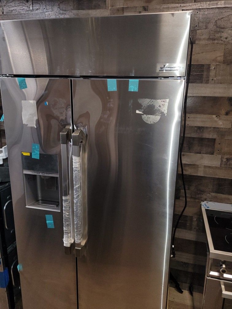 Refrigerator  Dacor,  Is New