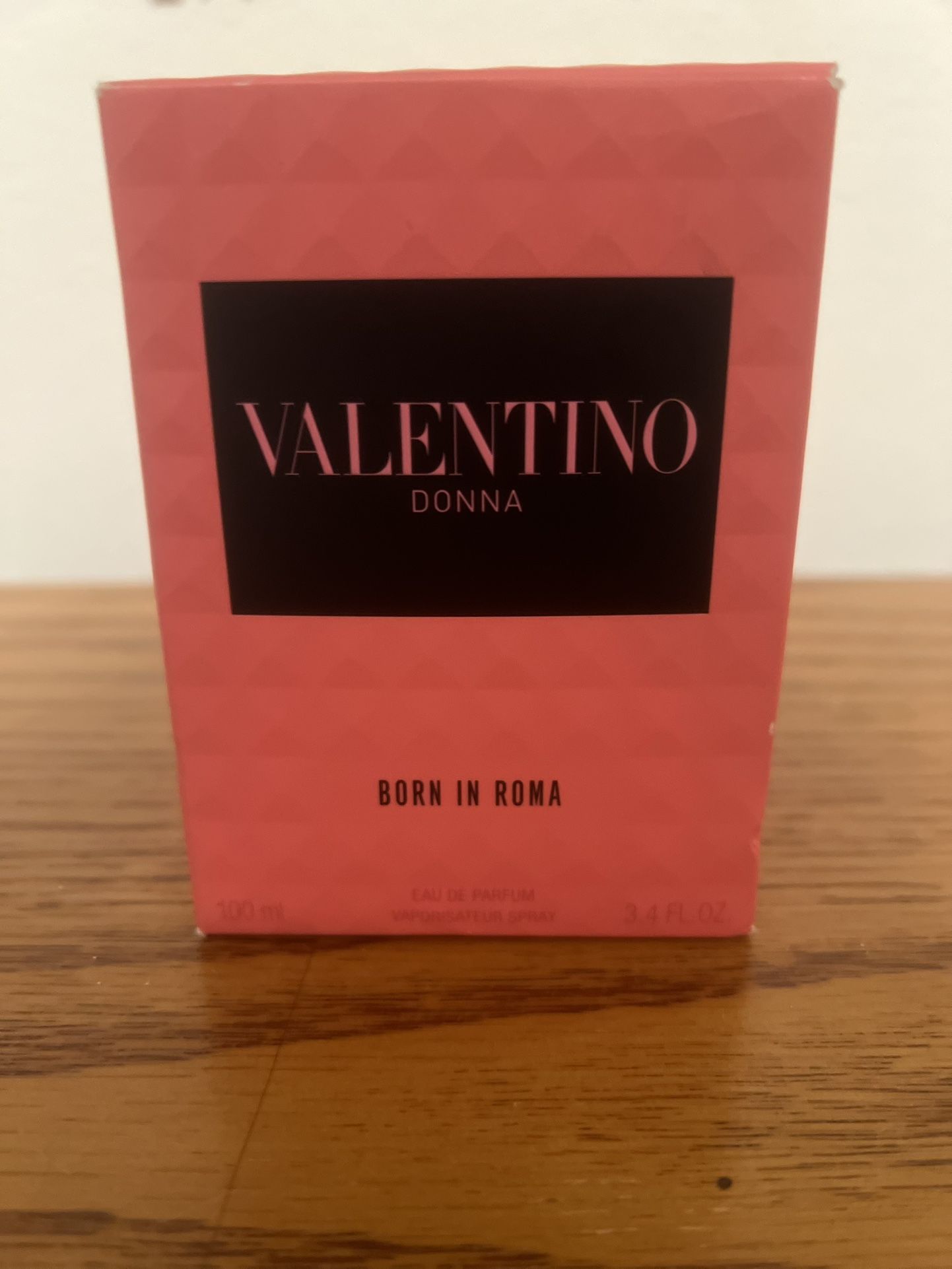 Valentino Donna Born In Rome
