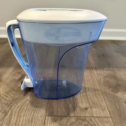 Zero Water 10 cup Water Filtration Pitcher - Blue with 3 new filters
