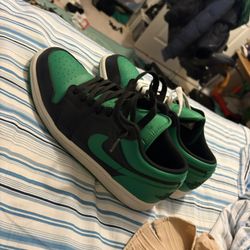 Green Jordan 1 10.5