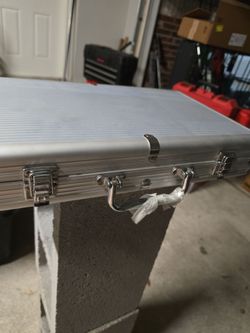 Aluminum Hard Case with Latches Poker Chips