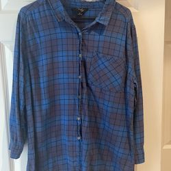 Women's Long Sleeve Button Down Shirts. Size XL. 100% cotton.