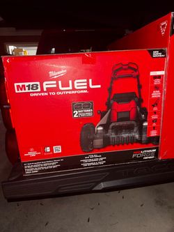 Milwaukee M18 Fuel 21" Self-Propelled Lawn Mower Kit