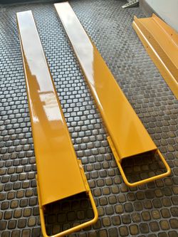 Forklift Extension 60” Brand New. Never Use! Capacity 4000 Lb. Pair Of 2. Yellow. 5” Wide. Universal. 