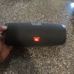 JBL Charge 4
