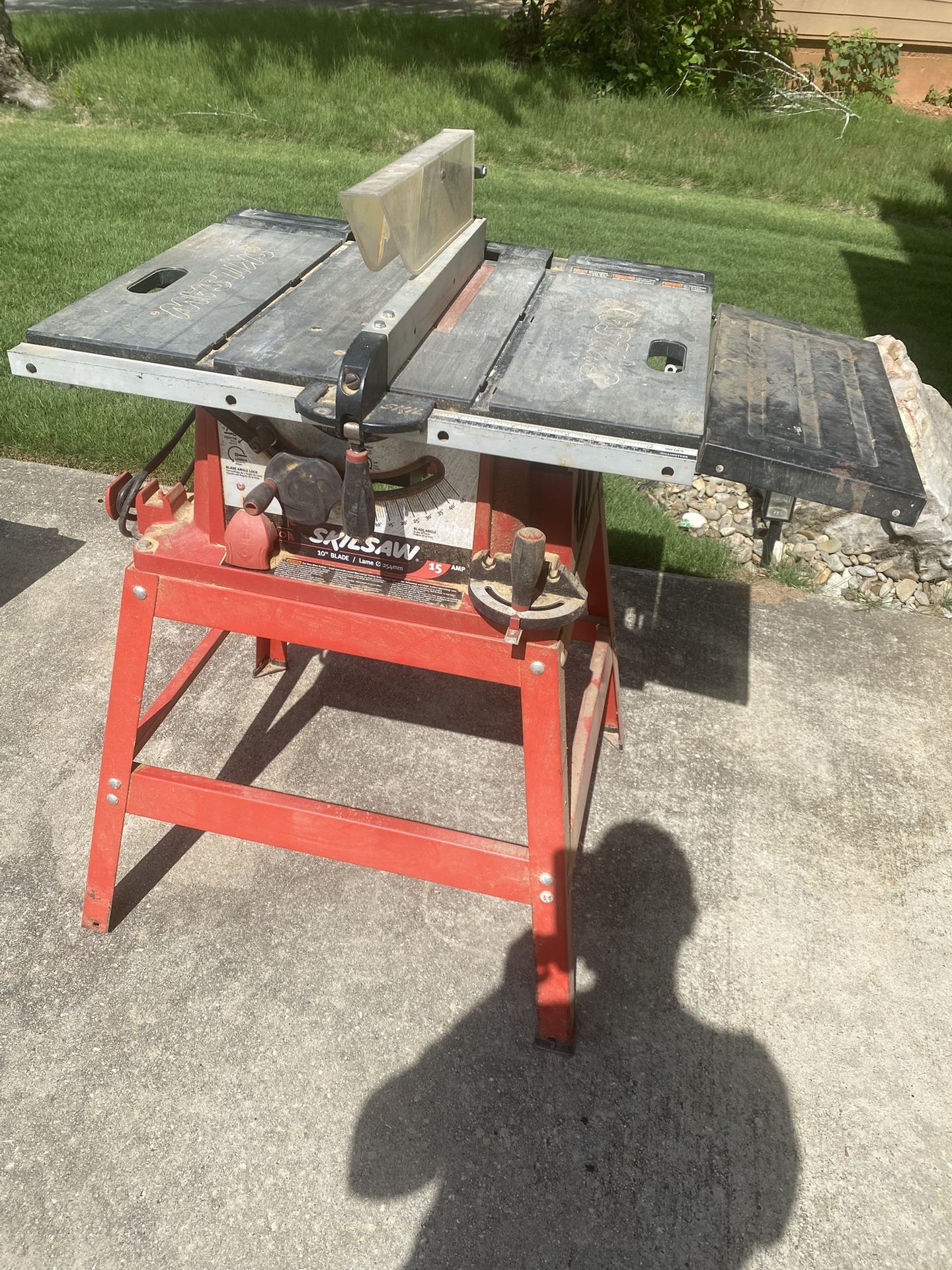 SKIL Table Saw