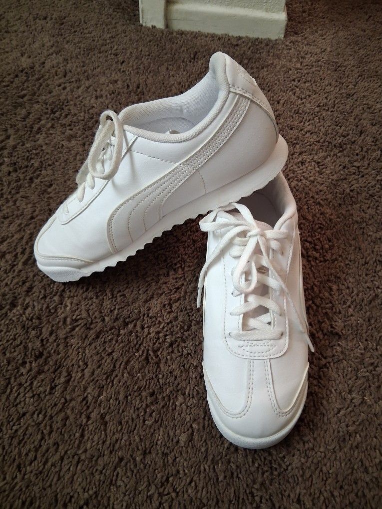 $25.! PUMA'S Children Size 3....