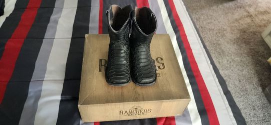 Toddler Boots Size 8.5