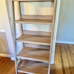 Modern Ladder Bookshelf – Light Oak
