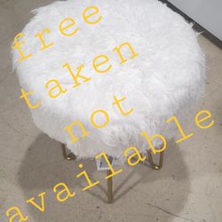 Adeco Vanity Stool Chair Soft Furry Footrest Stool Make Up Ottoman

Details:
Add a touch of luxury to your home with our Adeco Vanity Stool Chair. The