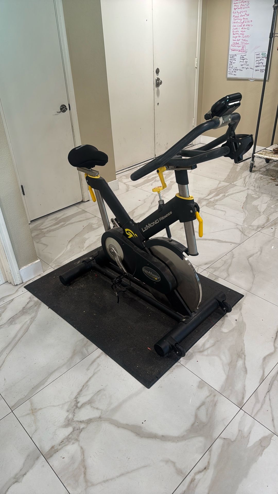 LeMomd Revmaster Stationary Exercise Bike