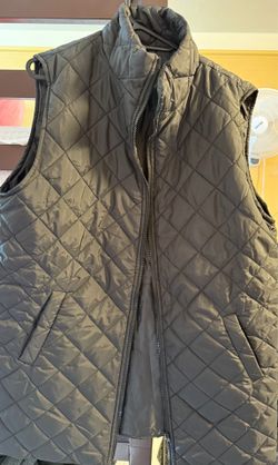 ✔️〽️Black Quilted Zip Vest Size 0XL / XL Lightweight〽️✔️