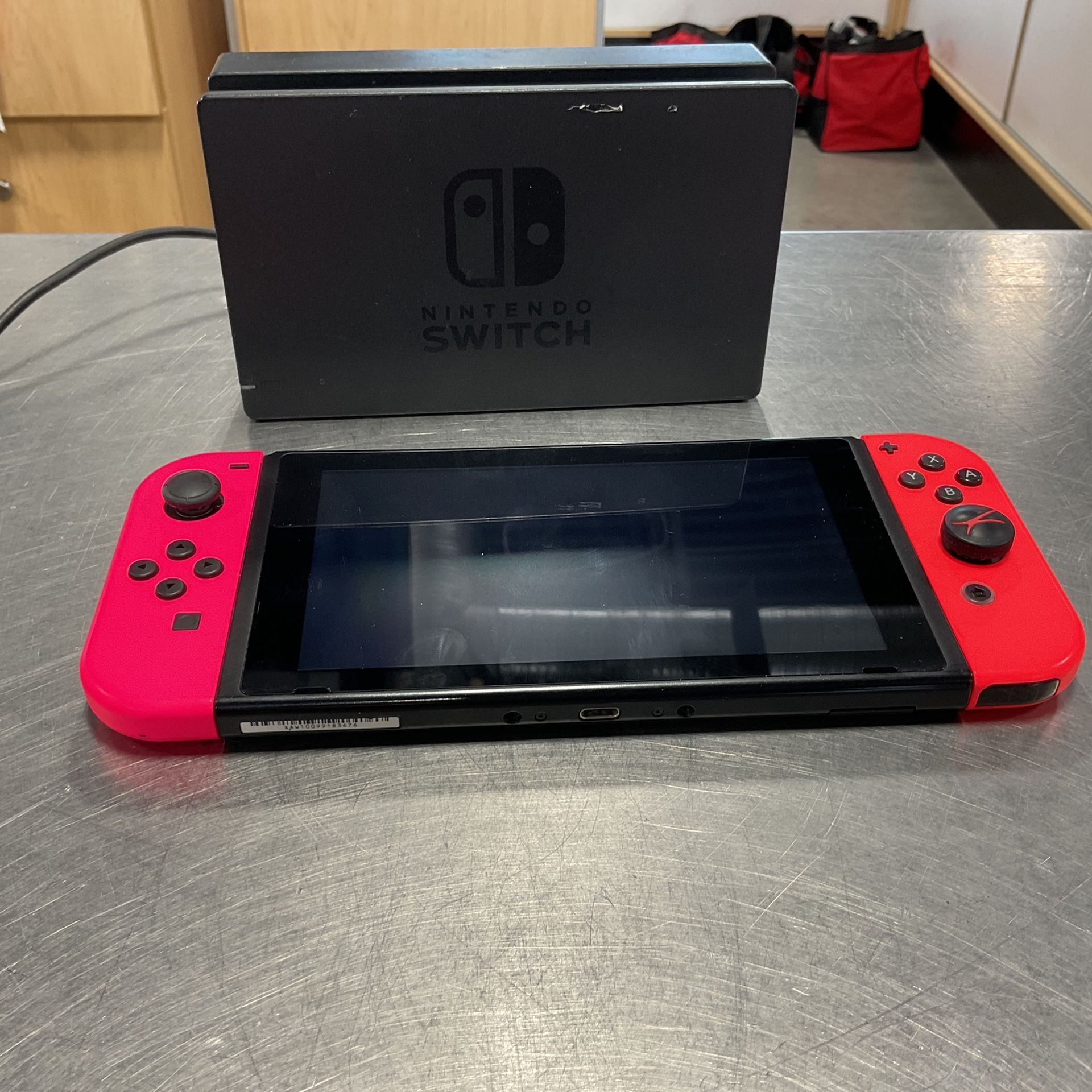 Nintendo Switch W/Docking Station 