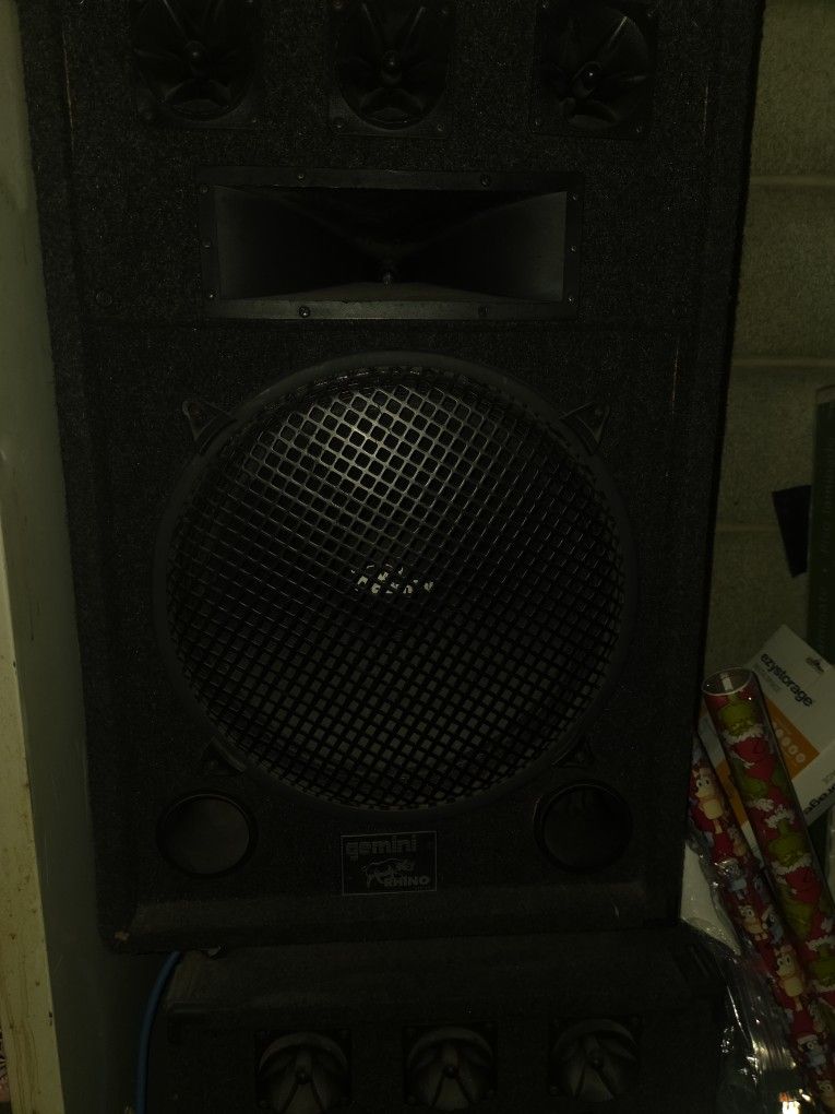 Dj Speaker Rhinos 2ft Tall 1 1/2 Ft Wide [2]