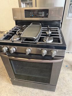 LG Black Stainless Steel Gas Stove with Griddle