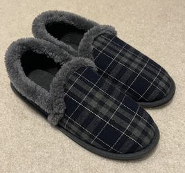 Boys Skippers  Size 4-5