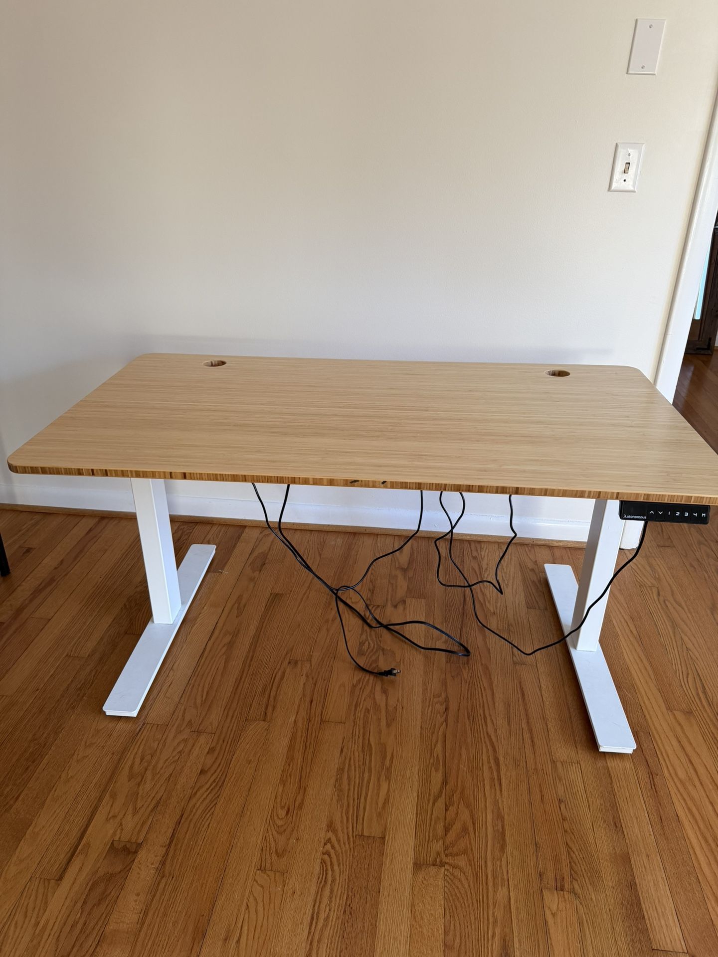 Autonomous (Stand Up) Desk