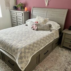 Queen bedroom Set
