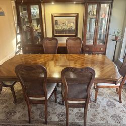 7 piece pretty dining table