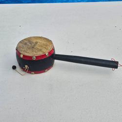 vintage 1970s souvenir pellet drum (rattle drum) from Nassau, Bahamas