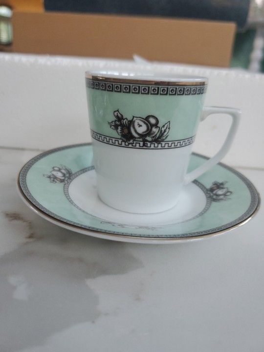 NIB Vintage Delicately Detailed Espresso / Arabic / Turkish Coffee Cup Set