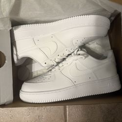 Brand New Nike Air Force 1 Low ’07 – Triple White – Size 8 (Deadstock)
