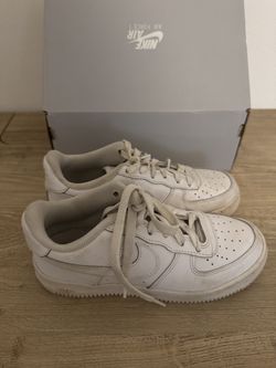 Nike air forces size 4