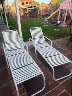 Pool lounge chairs