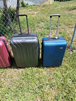 NICE  LARGE PULL ALONG LUGGAGE