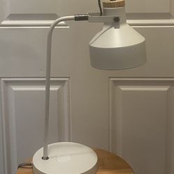Desk lamp