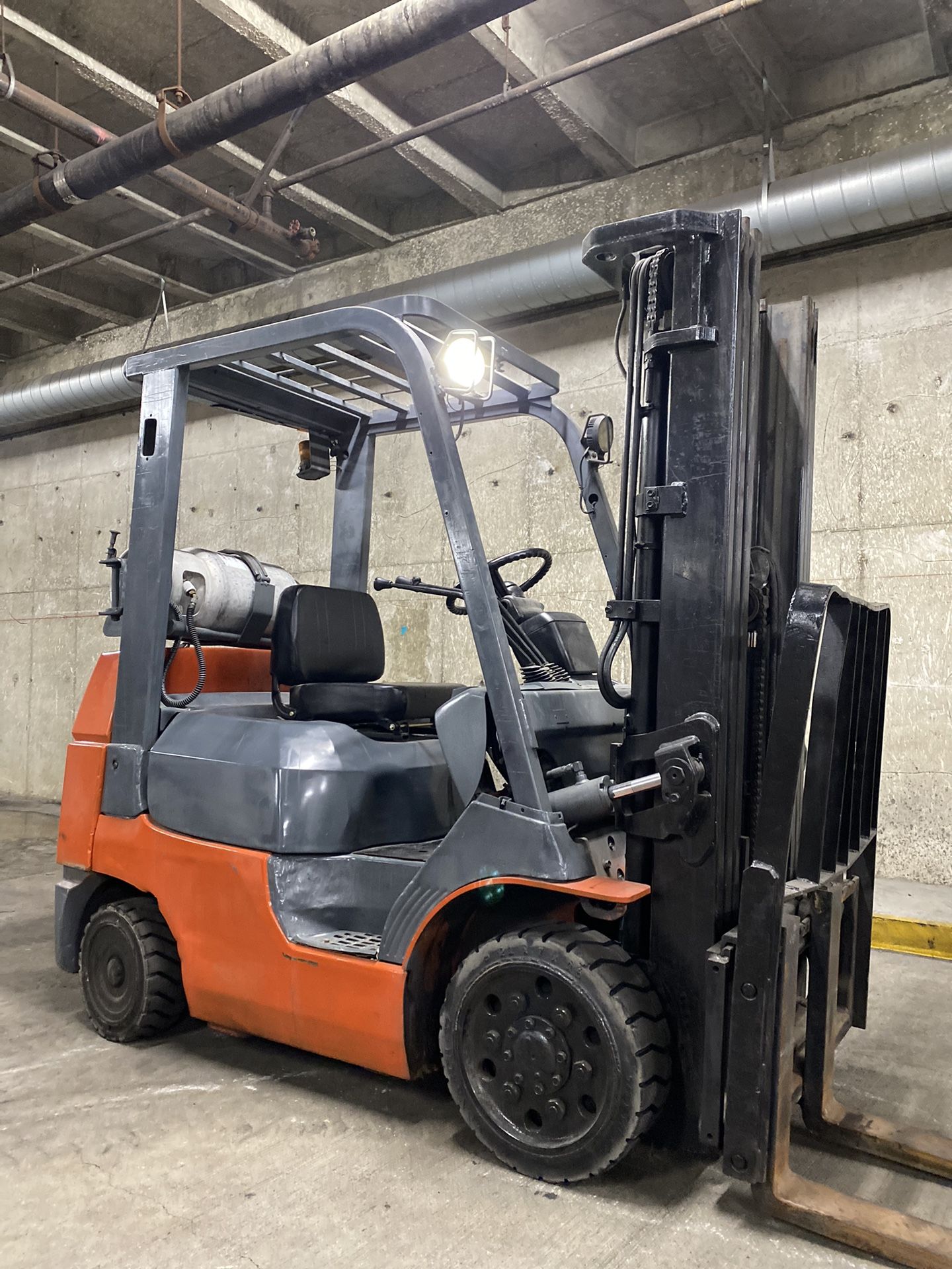 TOYOTA forklift FOR Sale 5500 Lb