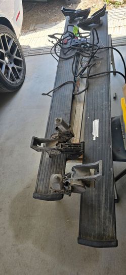 Electronic side steps